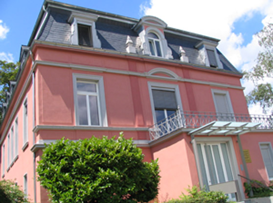 BASSIMIR, DR. JAUSEL & KRÄMER - Rechtsanwälte | Robert-Stolz-Str. 18 | 67433 Neustadt